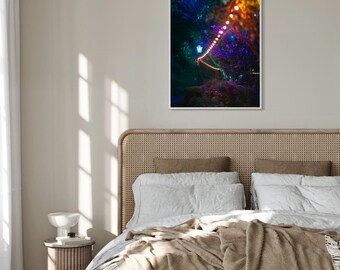 Arte de pared colorido jardín botánico por la noche, impresión digital de luces naturales vibrantes para decoración al aire libre, regalo para amantes de la jardinería.
