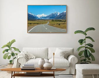 Arte de pared con escena nevada del Monte Cook, un camino verde vibrante que conduce a una cima majestuosa, impresión de paisaje digital para sala de estar o regalo para amantes de los viajes.