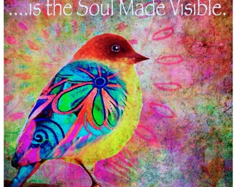 A impressão autêntica de flores e folhas de árvores