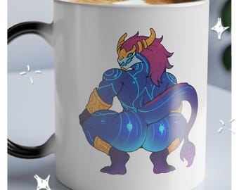 Taza Aurelion Sol (Taza Mágica) Cheeky - Color Morphing Sensible al Calor - Taza Negra Revela Diseño con Bebida Caliente Cheeky