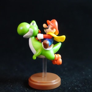 Super Mario 35th Anniversary Furuta Japan Super Mario Figure Cape Mario & Yoshi
