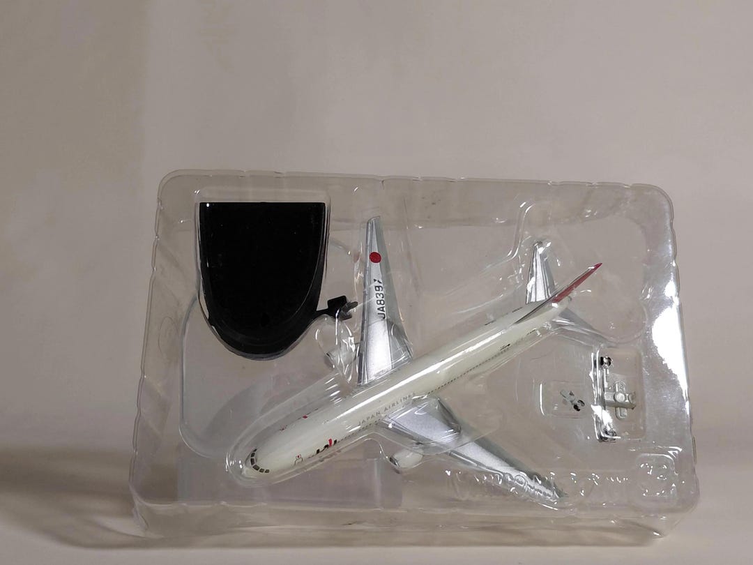 F-toys JAL Wing Collection BOEING 767-300 JA8397 Airplane Model Kit, 1/ ...
