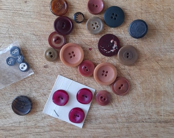 VINTAGE BUTTONS