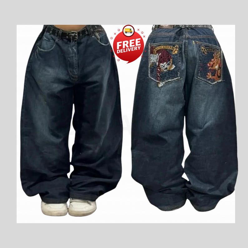 Retro Baggy Jeans,Y2K Denim Pants,Hip Hop Outfit,Wide Street Pants,Harajuku Denim,Gothic Baggy Fit,Cool Retro Look,Unisex Streetwear,Trendy Blue Jeans,Loose Denim Fit,Urban Baggy Jeans,Casual Y2K Style,Embroidered Pants