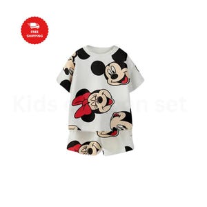 Donald Duck Kids&#39; Outfit: Cartoon Print T-Shirt & Shorts Set