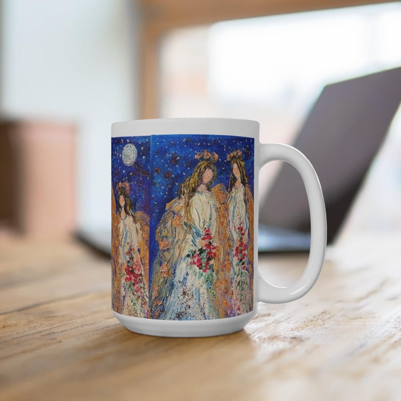 Engel-Trio 15 Unzen Becher drei Engel im blauen Mondschein mit roten Blumensträußen Schutzengel Geschenk gelassene Kaffeetasse himmlische Teebecher engelhaft Bild 1