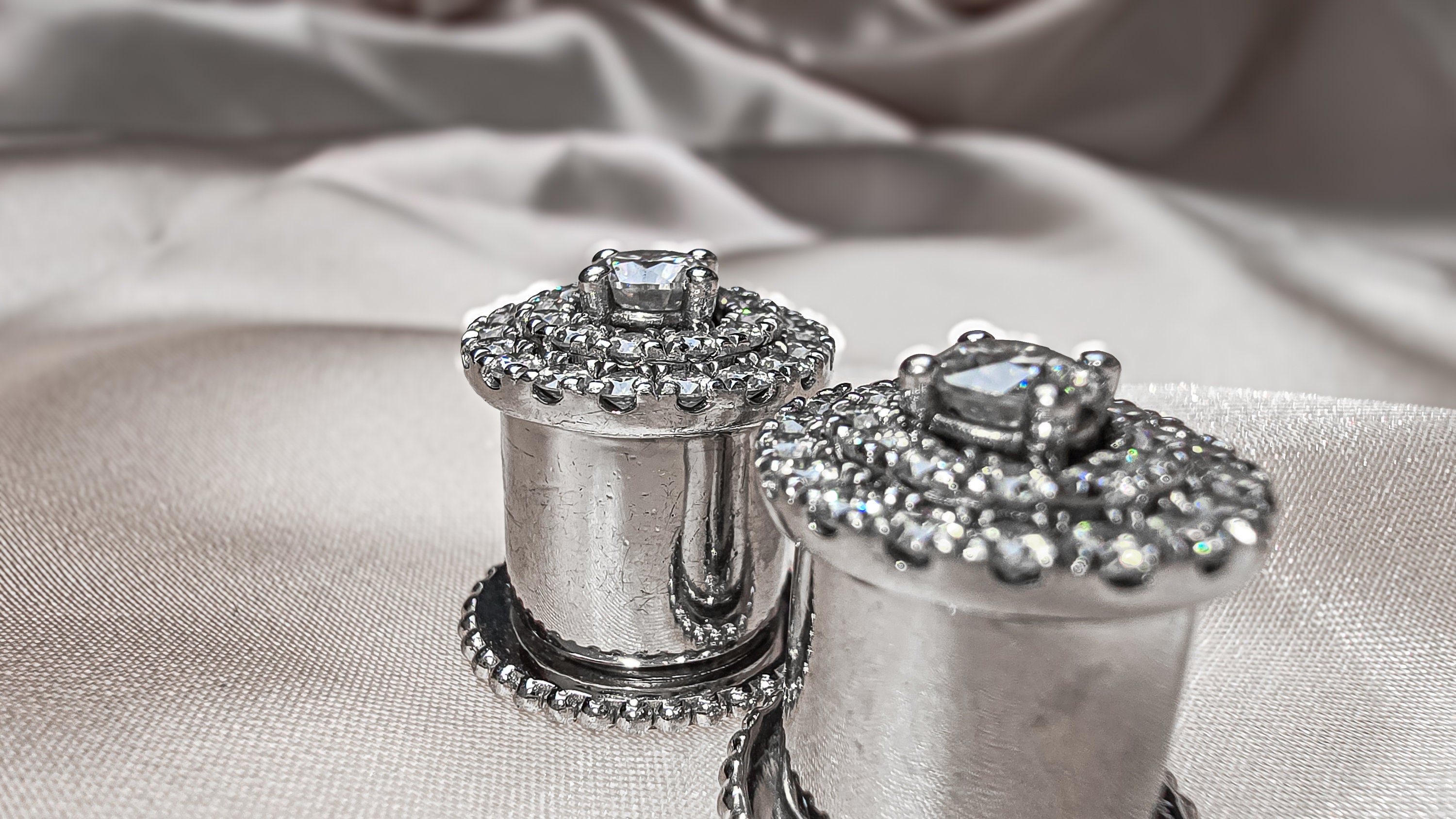 Diamond ear gauges plugs best sale