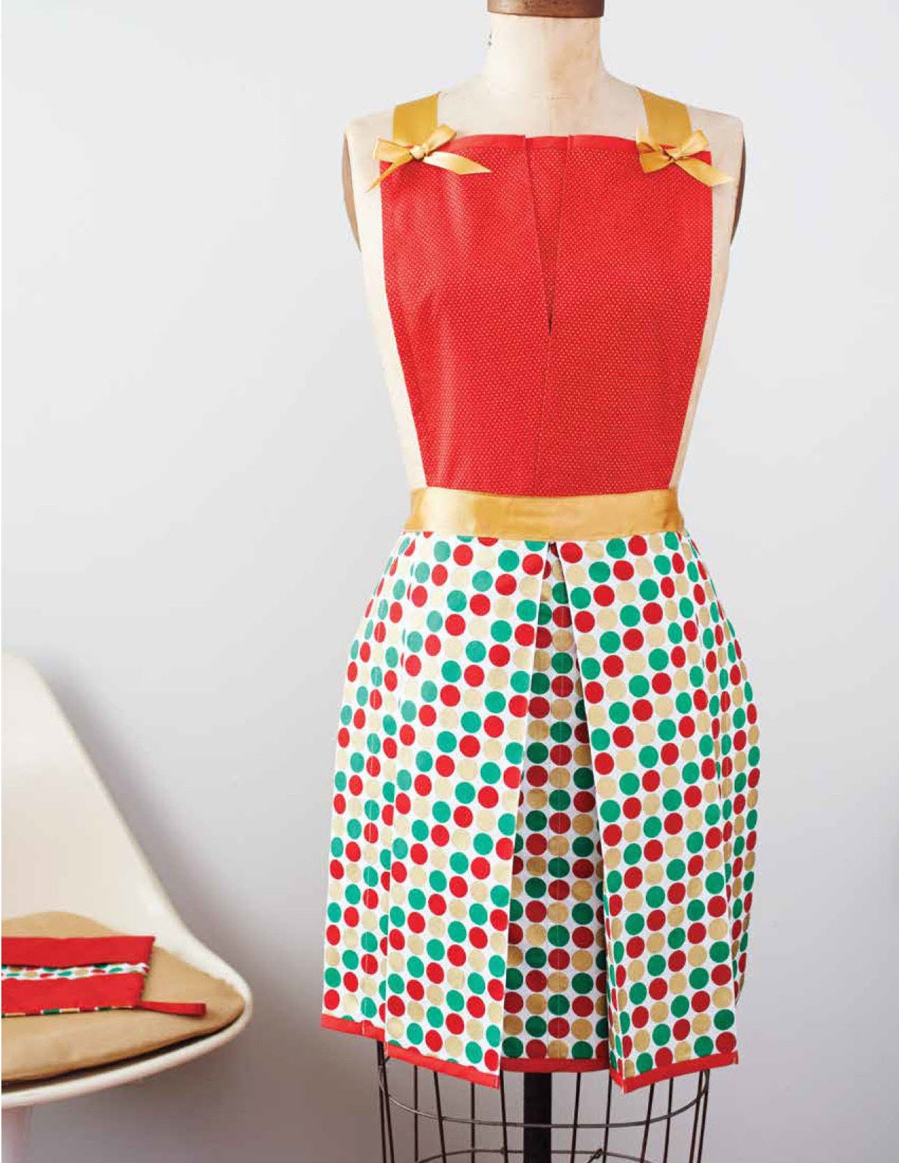 Fabulous Fat Quarter Aprons Sewing Pattern Book by Mary Beth Temple for ...