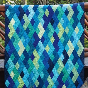 Boomerang Quilt Pattern by Julie Herman of Jaybird Quilts