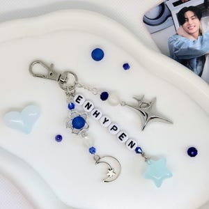 Enhypen Schlüsselanhänger | Kpop Fan Merch | ENGENE Geschenk | Kpop Taschenanhänger | Blauer ästhetischer Stern-Schlüsselanhänger | Handmade Kpop Accessoire