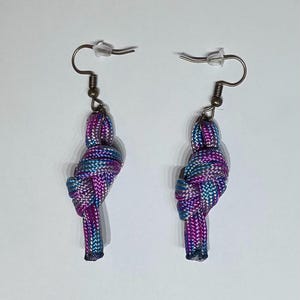 クライミングロープイヤリング｜エイトノット｜ロッククライマーへのギフト｜彼女へのキャンプギフト｜女性用アウトドアジュエリー｜女の子へのアドベンチャーギフト