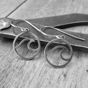 Waterproof Hypoallergenic Wave Earrings - Stainless Steel Minimalist Jewelry Gift for Women