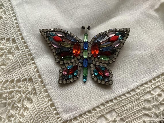 Unsigned Beautiful 3.5” Rhinestone Butterfly Broo… - image 1