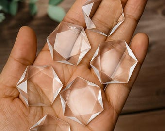 Kryształ leczniczy Gwiazdy Dawida z kwarcu przezroczystego: kryształ gwiezdny o świętej geometrii, kamień uzdrawiającej energii równoważący czakry i zapewniający pozytywne wibracje.