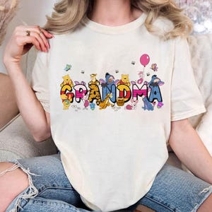 Niedliches Oma Grafik-Shirt, Winnie Pooh Freunde Brief T-Shirt, Oma Geschenk zum Muttertag, Cartoon Familien Liebe T-Shirt, Pooh Liebhaber Oma T-Shirt