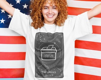 Maglietta con le carte dei tarocchi delle elezioni: maglietta unisex Justice Seeker