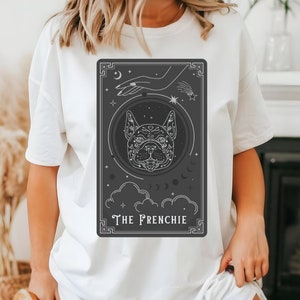 La chemise de carte de tarot Frenchie, chemise drôle de chien de bouledogue français, chemise de frenchie de tarot, cadeau pour l'amant de chien, chemise de tarot de chien vintage