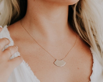 Minimal Gold Necklace, Modern and Dainty Necklace, 14k Gold Fill Necklace, Minimalist Wardrobe, Gift for Sister - Artifact Necklace