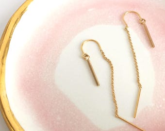 Pendientes delicados de hilo, pendientes minimalistas de hilo, pequeños pendientes de oro, delicados pendientes de hilo chapados en oro, pendientes hipoalergénicos - Hilo de oropel para pendientes