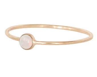 Bague Opale Minuscule, Bague Empilable Pierre Gemnelle Blanche, Bague Opale Australienne, Opale Minimale, Bague En Or Simple - Bague Opal Micro Dot