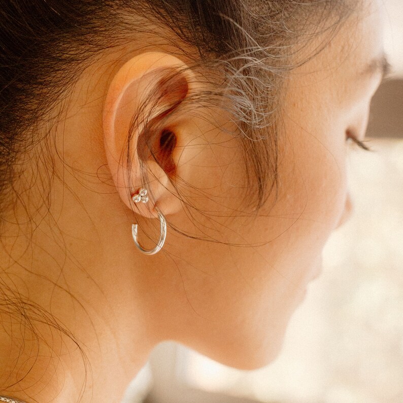 Boucles doreilles Gold Hoop, Simple Gold Hoops, Lightweight Hoops, Everyday Earrings, Minimal Gold Hypoallergenic Hoops, Chunky Pipe Hoops image 6