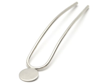 Horquilla moderna de plata, mini horquilla, pasador circular para el cabello, horquilla pequeña de plata, regalo de horquilla de plata para ella - Mini horquilla mono de latón blanco