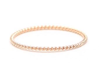 Bague Twist en or, bague empilable simple, bague empilable en or minuscule, bague en or délicat, bague en or minimale - Bague empilable Ultra Skinny Twist