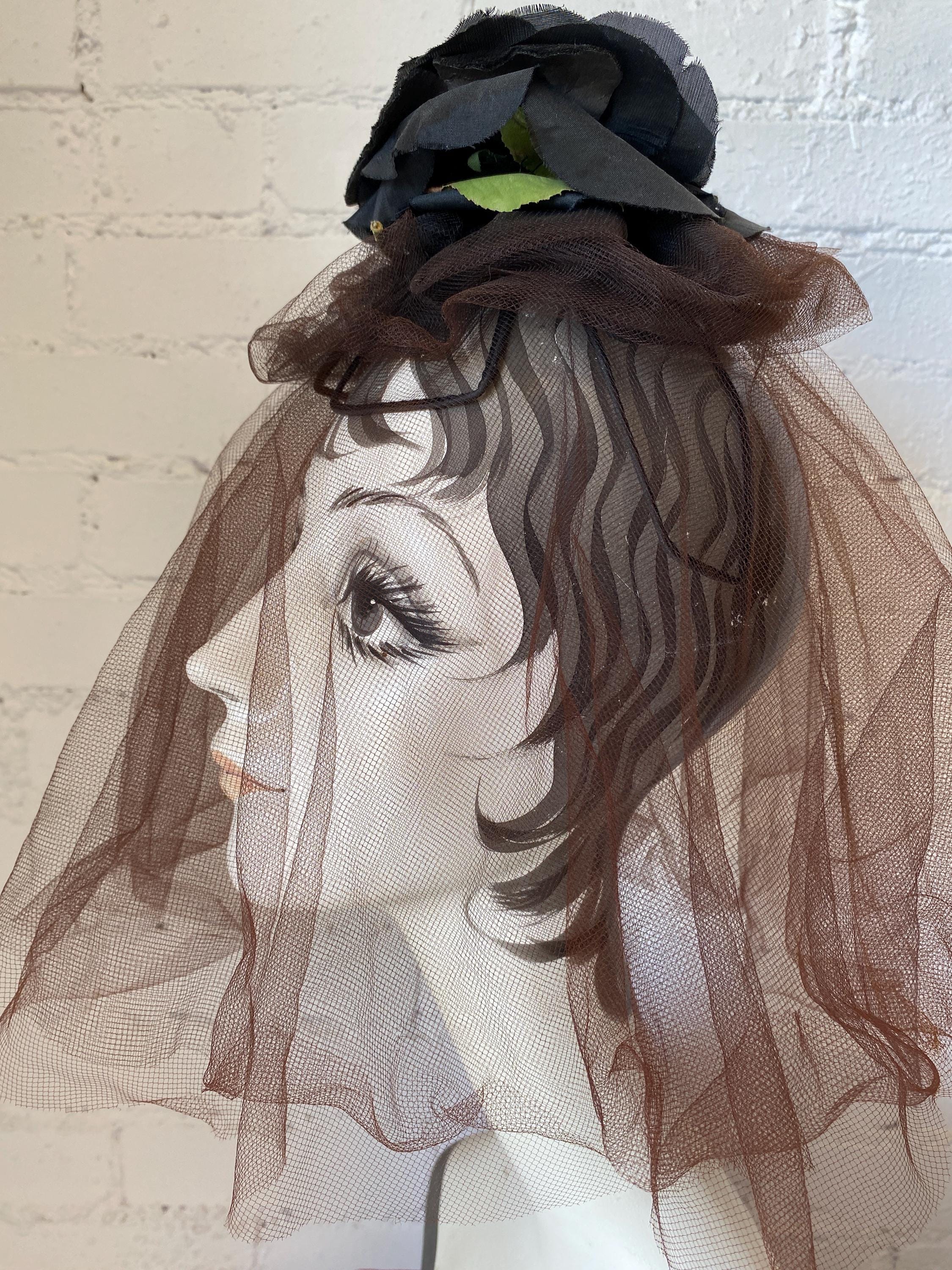 1950s Fascinator, Black Flower Hat, Vintage Headpiece, 50s  display picture 1