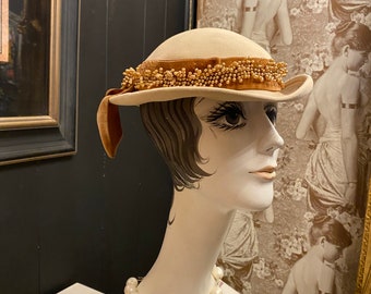 1940s hat, cream and rust, beaded pearls, tilt hat, vintage millinery, film noir style, old hollywood glamour, vintage 40s hat, saucer, vlv