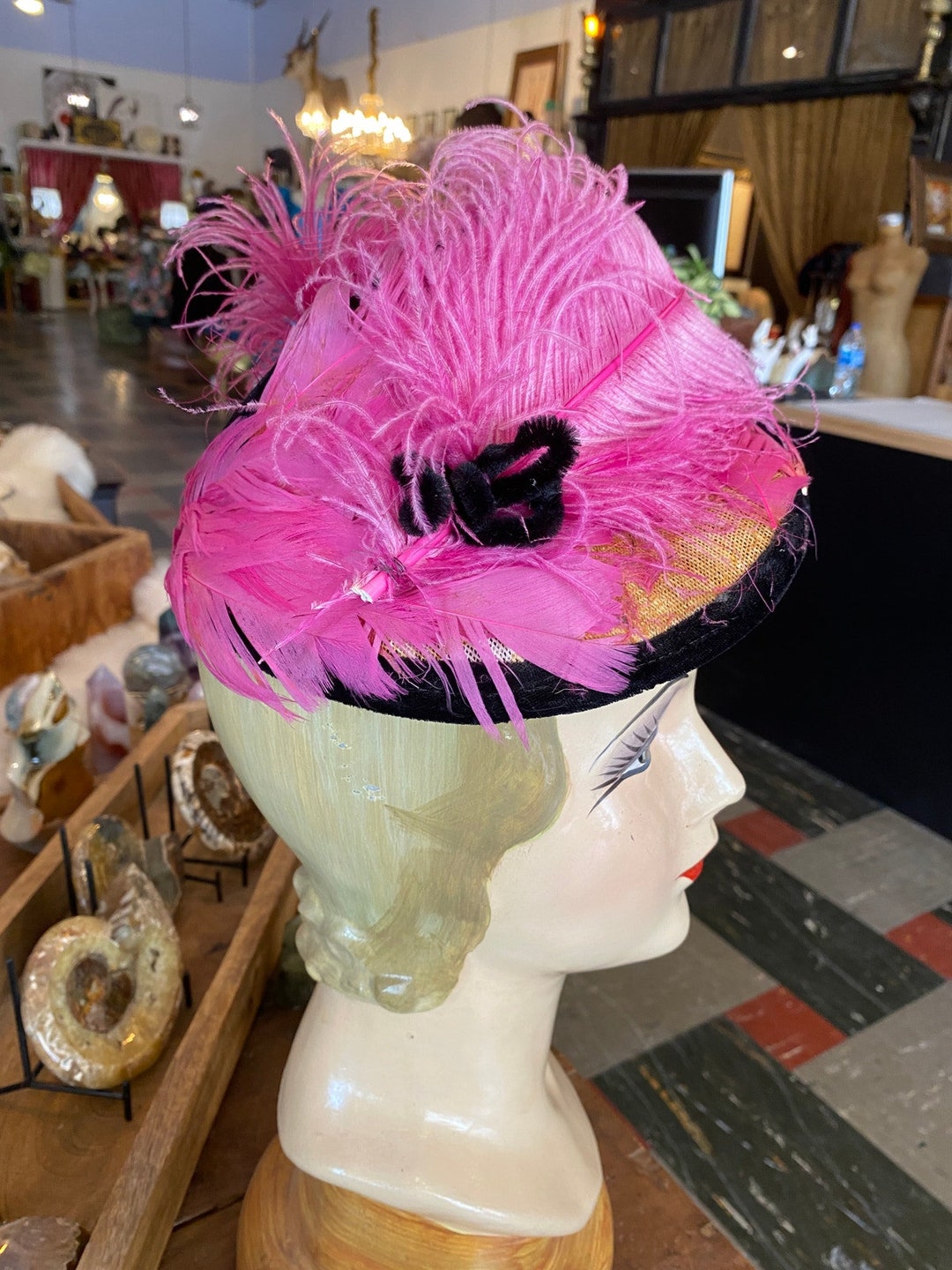 1920svintageファブリック布birthdeth jantiques Vintage Pink Ostrich Feather 1940s Hat Vintage 40s Tilt Hat