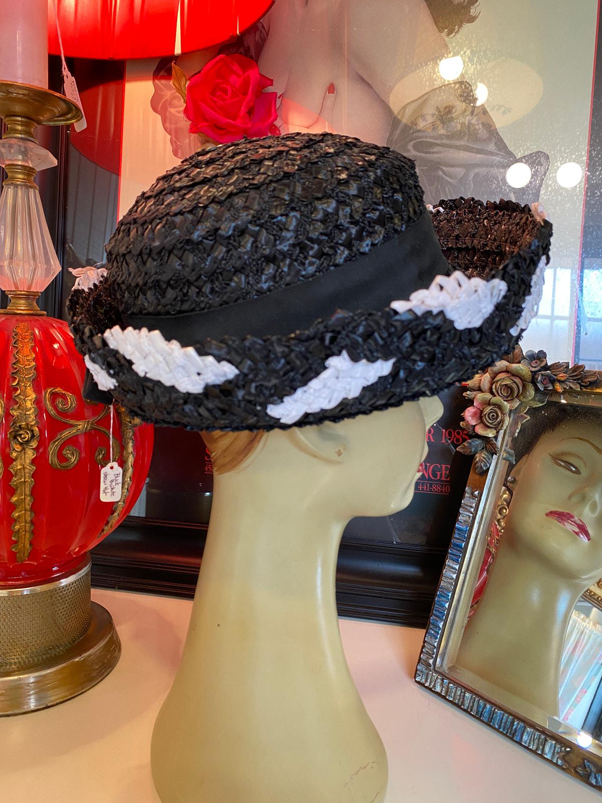 Vintage 1950s Black and White Straw Hat Wide Turned up Brim  display picture 1