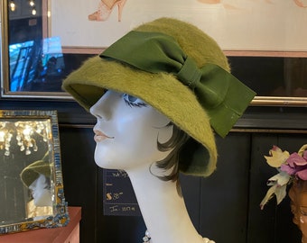 1960s hat, fuzzy mohair, cloche style, vintage 60s hat, mod, olive green, flapper style, Janyth roy, bucket hat, swinging sixties, bow hat