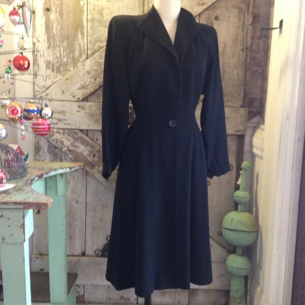 1940s black wool coat 40s fit and flare coat size medium Vintage film noir new look era gabardine