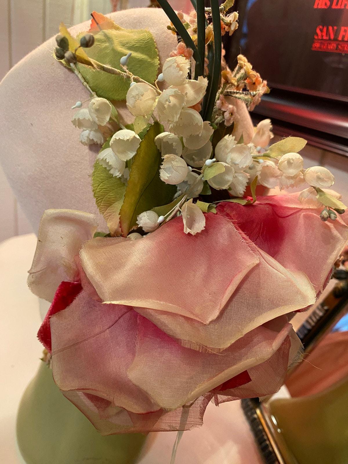 vintage 1970s pink cloche hat flowers roses flapper style 70s does 20s wide brim Vintage 1970s Pink Cloche Hat Flowers Roses Flapper Style  main image 4