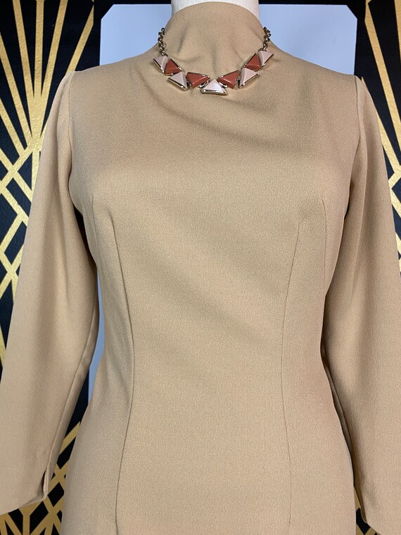 1960s wiggle dress, tan polyester, slim fit, vint… - image 2
