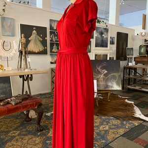 Halston casual wear, 1980s 2 piece set, red jersey, 80 skirt and top, vintage designer, size small, minimalist style, full skirt, collared image 7