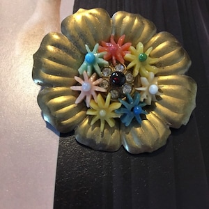1940s celluloid pin, vintage 40s brooch, floral brooch, Art Deco brooch, 1940s jewelry, vintage pin, antique brooch