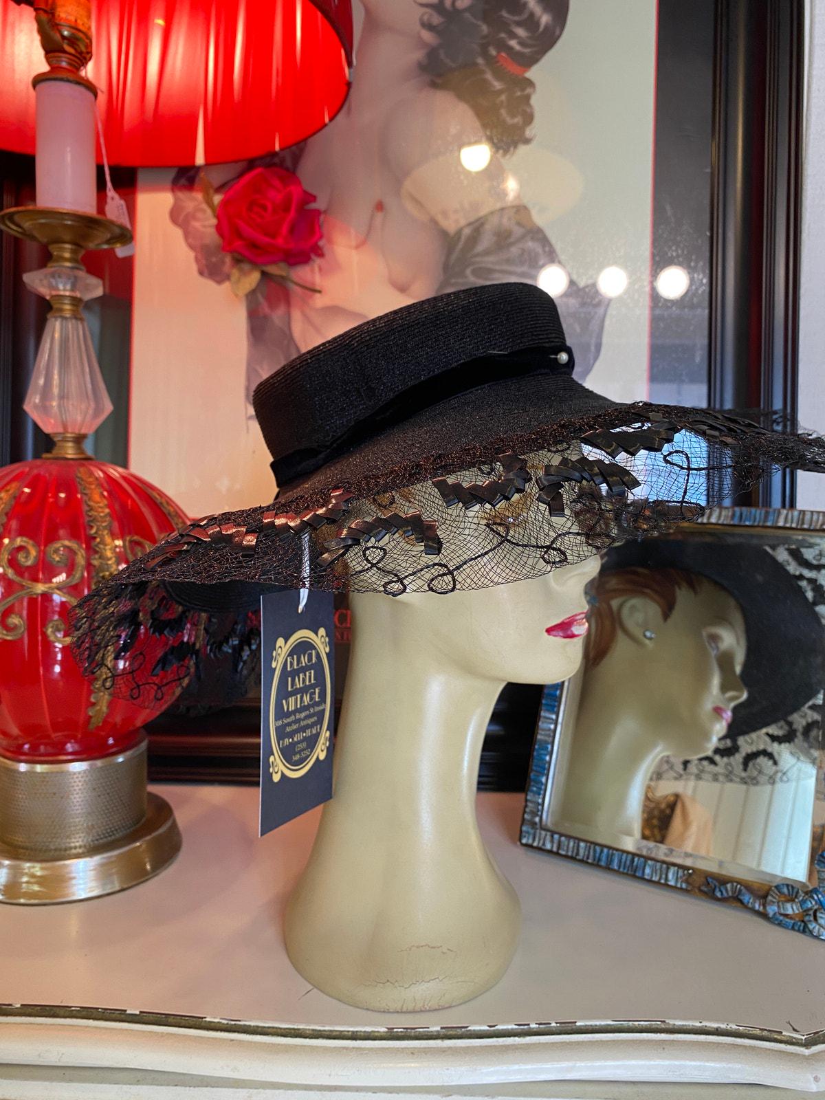 Vintage 1940s Wide Brim Hat Black Straw and Lace Open Crown  display picture 2