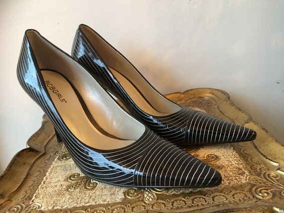 1990s black heels, patent leather shoes. pin strip