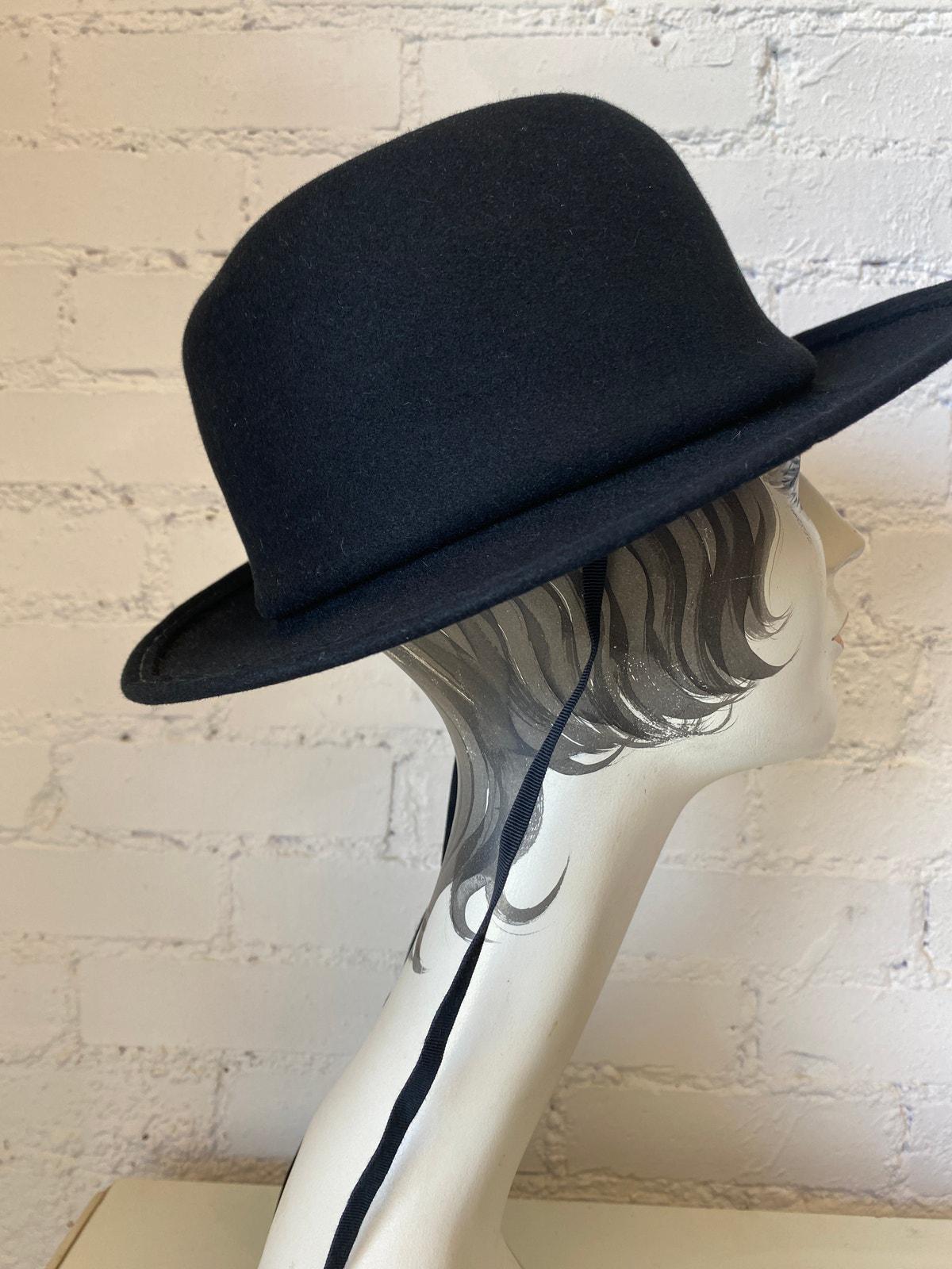 vintage 1960s Adolfo black wool wide brim hat with daisies 60s designer mod Vintage 1960s Adolfo Black Wool Wide Brim Hat With Daisies  main image 3