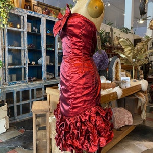 1980s prom dress, red metallic lame', vintage 80s dress, ruched bows, mike benet, strapless cocktail dress, x-small image 7