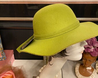1970s style hat, wide brim, lime green felt, vintage hat, almost famous, Bohemian, millinery, 22 inch, floppy hat, hippie style, festival