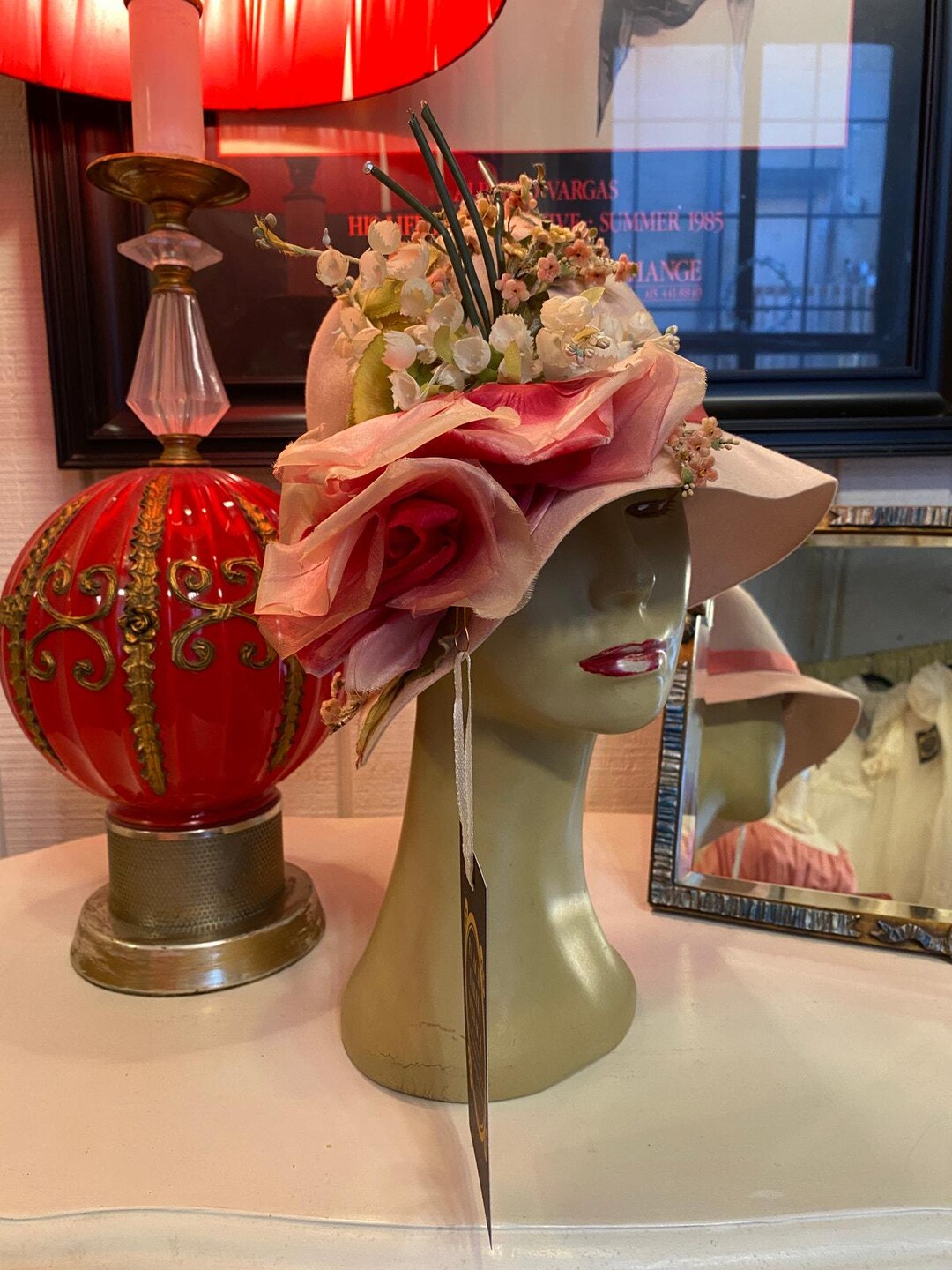 Vintage 1970s Pink Cloche Hat Flowers Roses Flapper Style  display picture 1