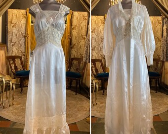 1940s peignoir, 40s nightgown and robe, vintage dressing gown, honeymoon, bridal lingerie, vintage nightgown, candlelight satin, film noir