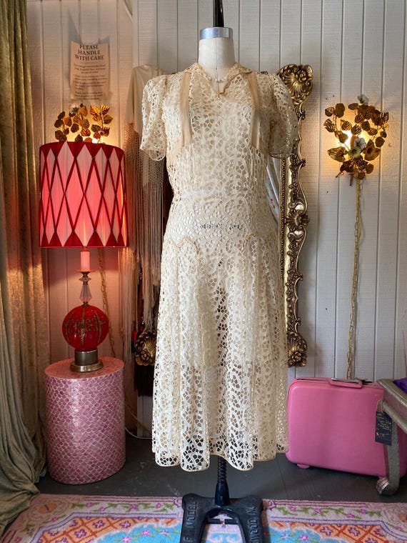 1940s lace dress Vintage 1940s Cream Guipure Lace Dress 40s Fashion Sheer Puff Sleeve  Wedding M