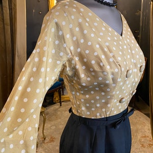 Jaren 50 zijden jurk, vintage jaren 50 jurk, zwart en goud, polka dot, dolman mouwen, mevrouw maisel stijl, man mannen, klassiek, maat small, 26 taille afbeelding 4