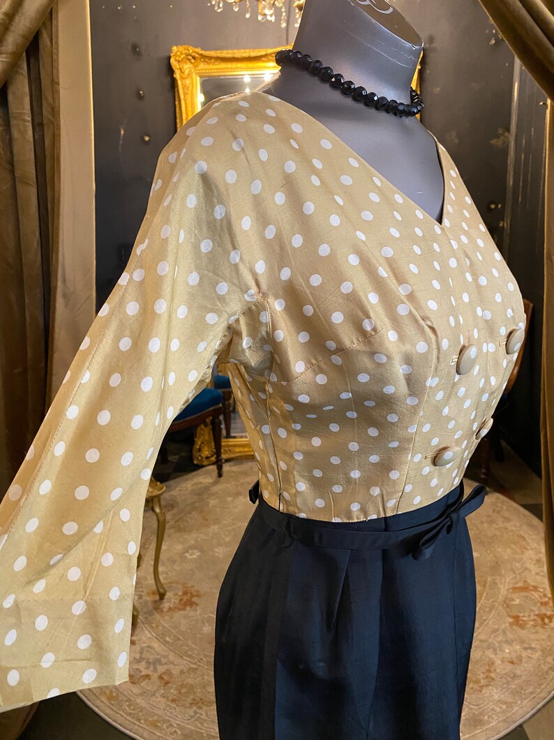 Jaren 50 zijden jurk, vintage jaren 50 jurk, zwart en goud, polka dot, dolman mouwen, mevrouw maisel stijl, man mannen, klassiek, maat small, 26 taille afbeelding 4