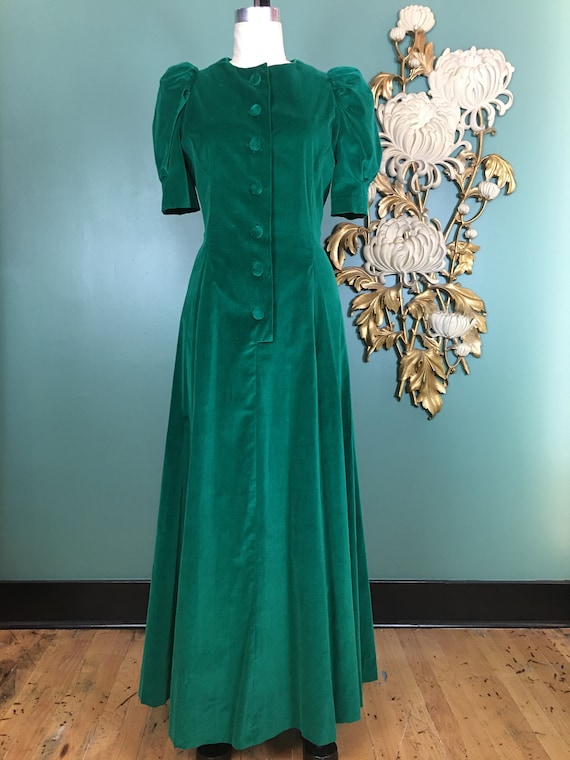 1940s velveteen gown, vintage 40s dress, puff slee