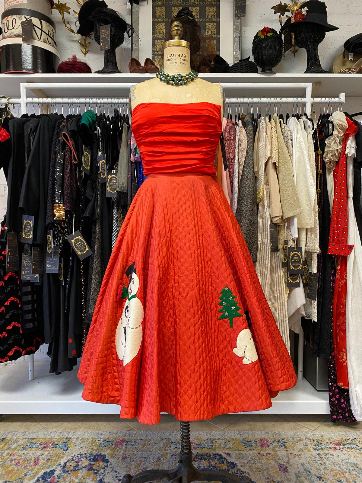 Vintage 1950s red quilted christmas circle skirt with snowman appliques, x small