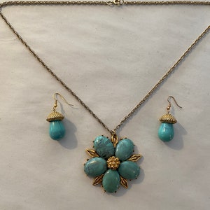 Sarah Coventry, turquoise flower, vintage jewelry set, necklace and earrings, mod, 1960s costume jewelry, hippie style, cabochon, pendant image 1